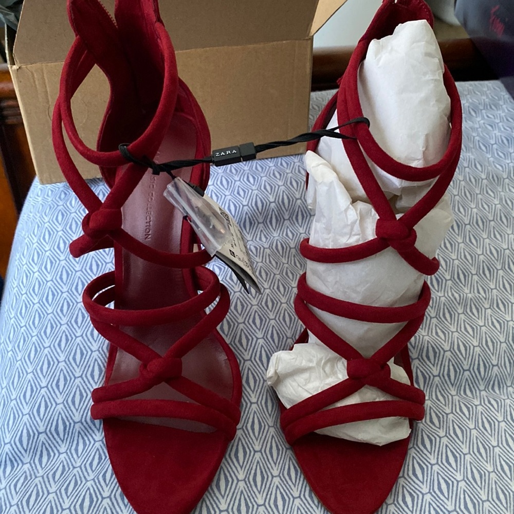NWT Zara 4in heels